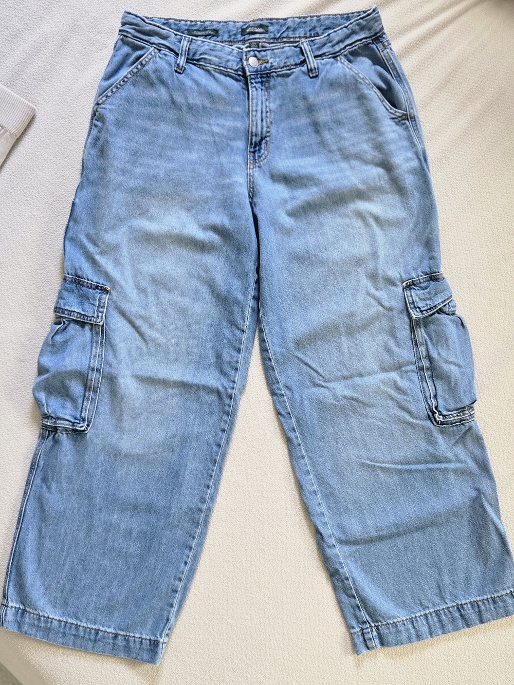 Like New Wild Fable Mid-Rise Baggy Cargo Jeans Wide Leg Light Wash Size 12R